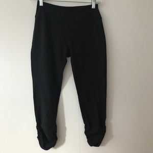 Beyond Yoga Black Cropped Legging